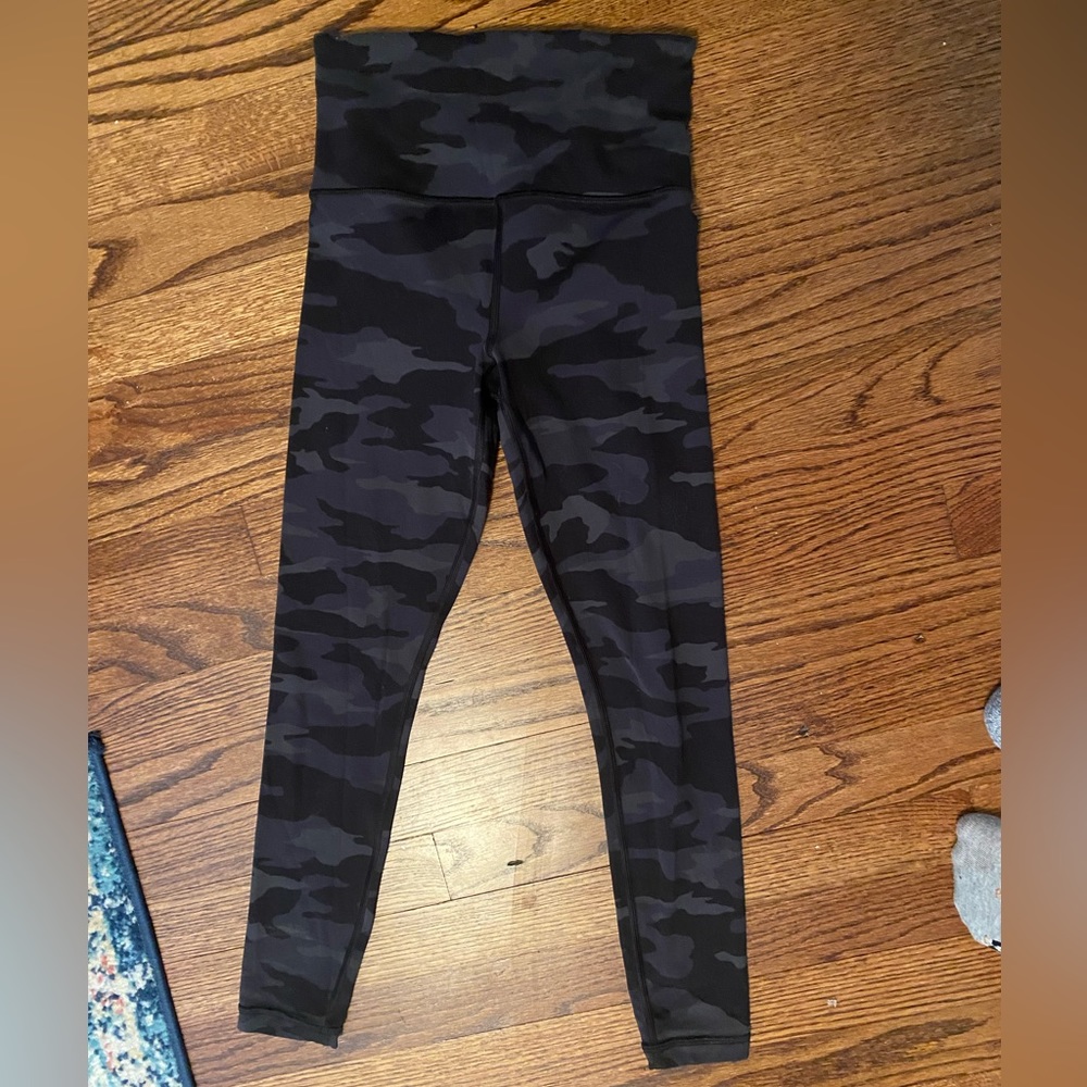 High waisted athleta elation 7/8 dark camo leggings